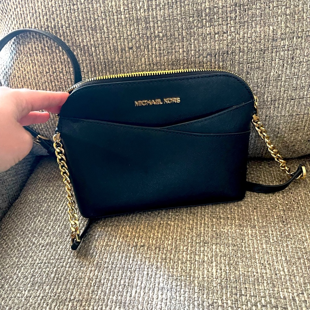 Micheal Kors crossbody💕